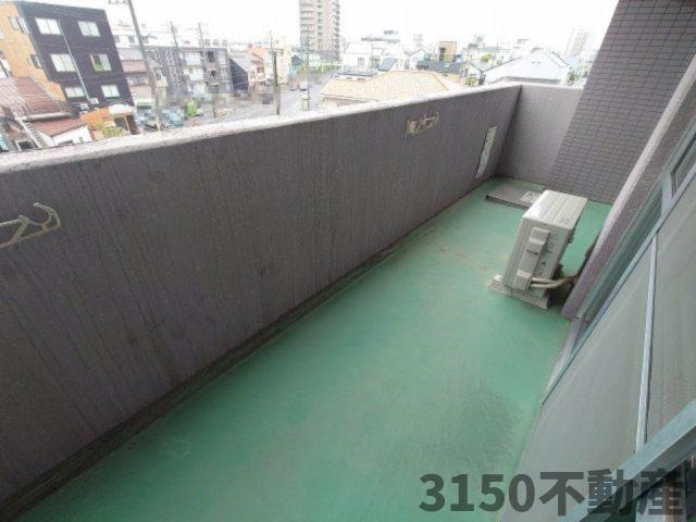 サン・パープル仲家のバルコニー