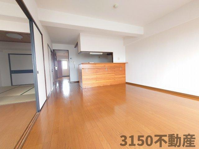 サン・パープル仲家の居間・リビング