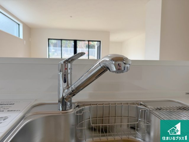 神戸市北区緑町　第1期　新築一戸建ての設備|浄水器を内蔵！炊飯時、お茶を作る時に安心してお水を使えます！お湯と冷水、浄水と原水、シャワーの切替えもワンタッチです！