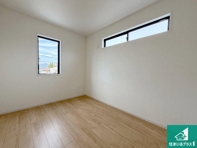 神戸市北区緑町　第1期　新築一戸建ての洋室|収納スペースが充実しているので子供の成長に合わせてたくさん収納ができます！家族構成に合わせた様々な活用ができる収納！