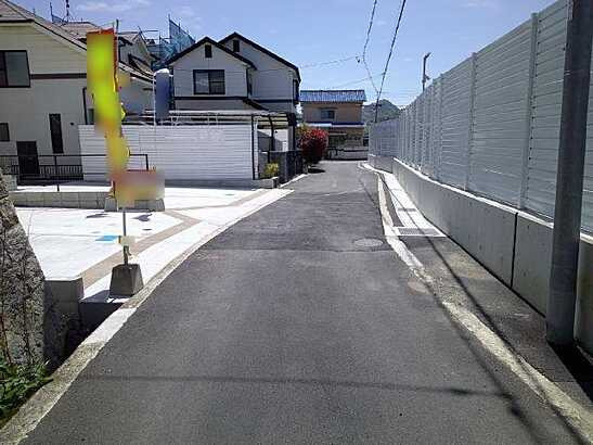 【前面道路含む現地写真】