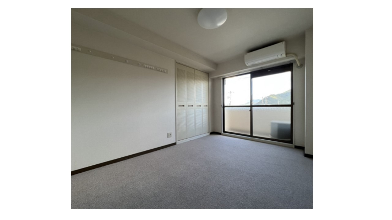 西脇市野村町　一棟マンションの洋室