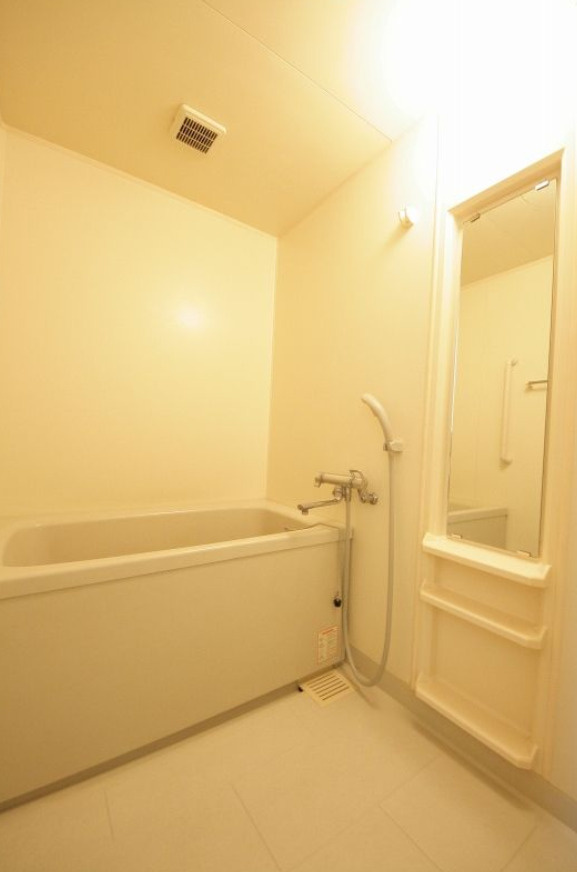 福岡市南区弥永2丁目　一棟マンション　満室稼働中の浴室