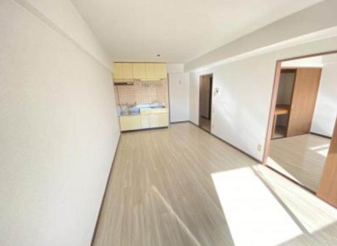 豊田市月見町2丁目　一棟マンション　好立地物件の居間・リビング