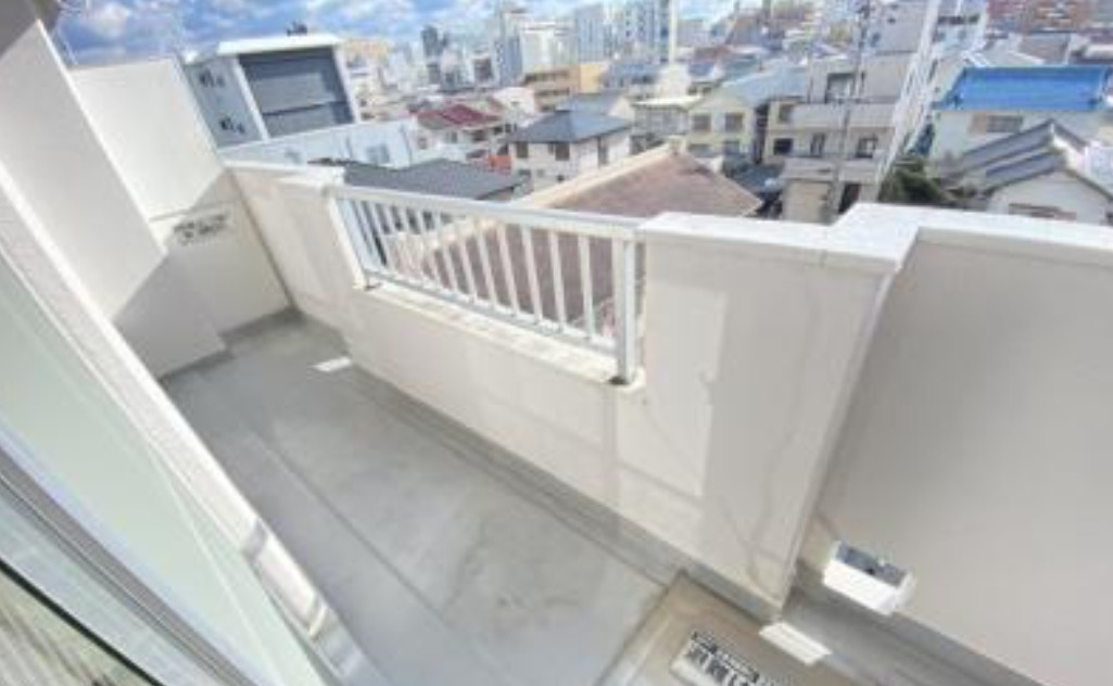 豊田市月見町2丁目　一棟マンション　好立地物件のバルコニー