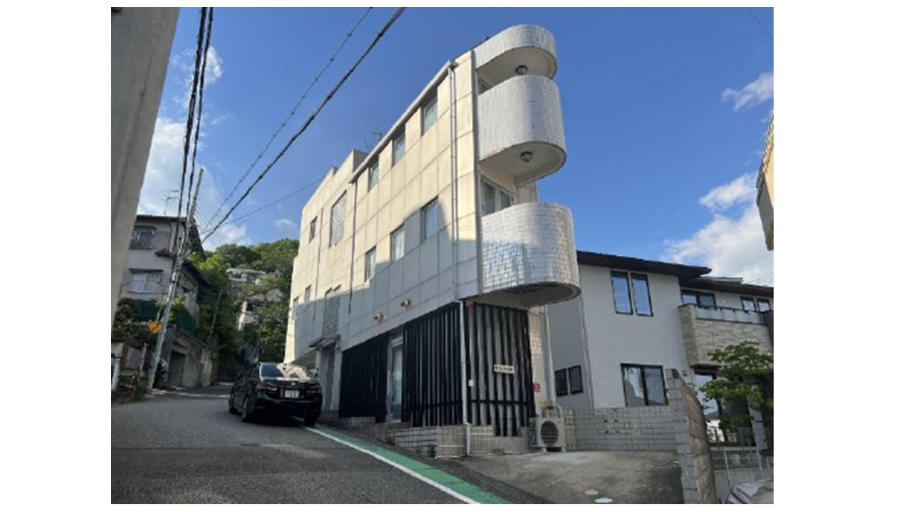 西宮市甲陽園西山町　事務所兼ワンルームマンションの外観