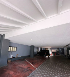 岸和田市堺町　一棟マンションの駐車場