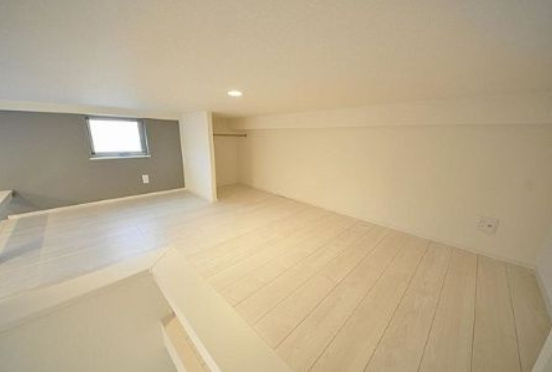 大阪市平野区喜連4丁目　大阪市内築浅アパートの居間・リビング