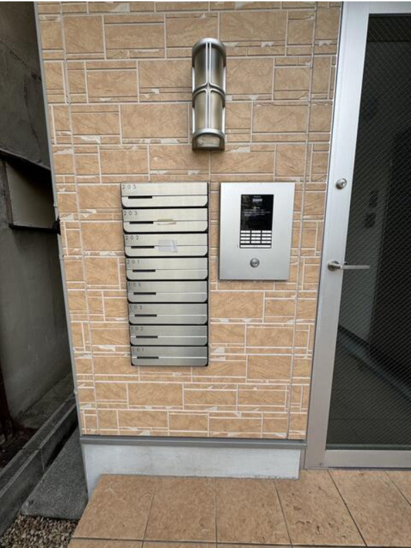 大阪市平野区喜連4丁目　大阪市内築浅アパートの玄関