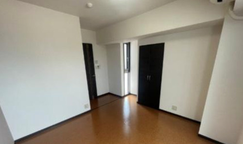 東大阪市長田東1丁目　一棟マンションの洋室