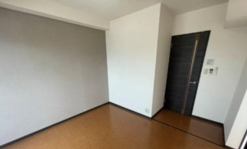 東大阪市長田東1丁目　一棟マンションの洋室