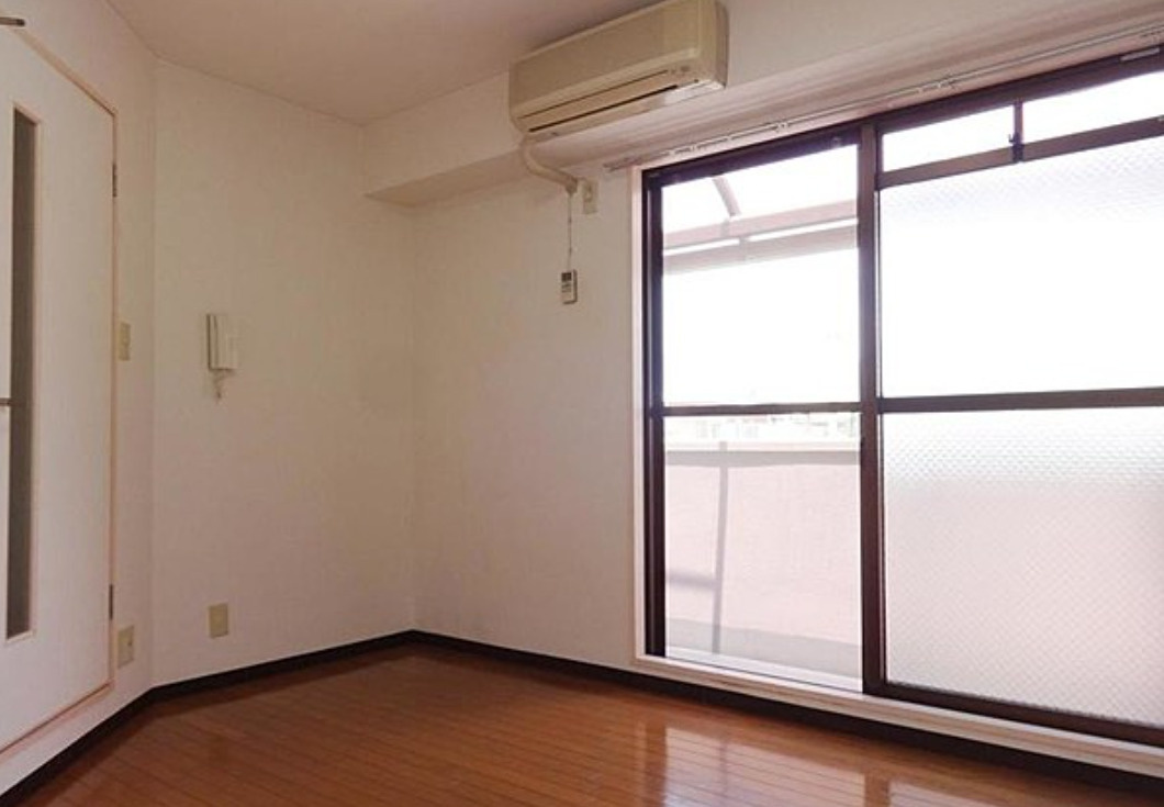 大阪市東淀川区相川2丁目　コインランドリー付マンションの洋室