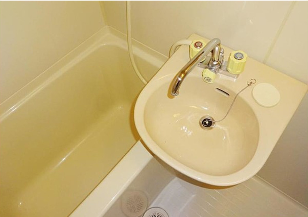 大阪市東淀川区相川2丁目　コインランドリー付マンションの浴室