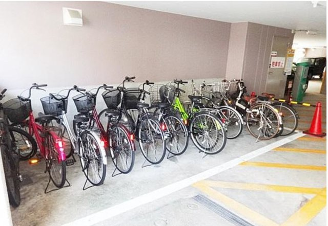 大阪市東淀川区相川2丁目　コインランドリー付マンションの駐輪場