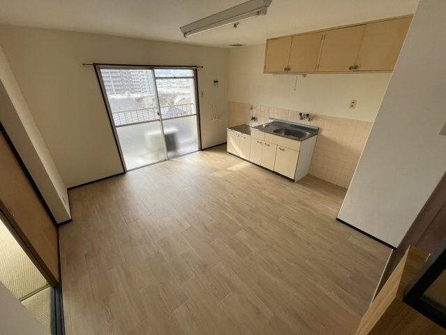 ラフォート牛田の居間・リビング