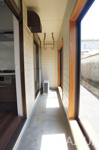 熊本市東区戸島３丁目のアパートのバルコニー