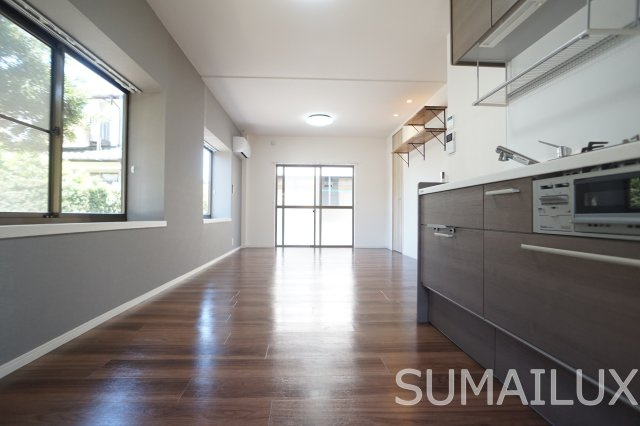 熊本市東区戸島３丁目のアパートの居間・リビング