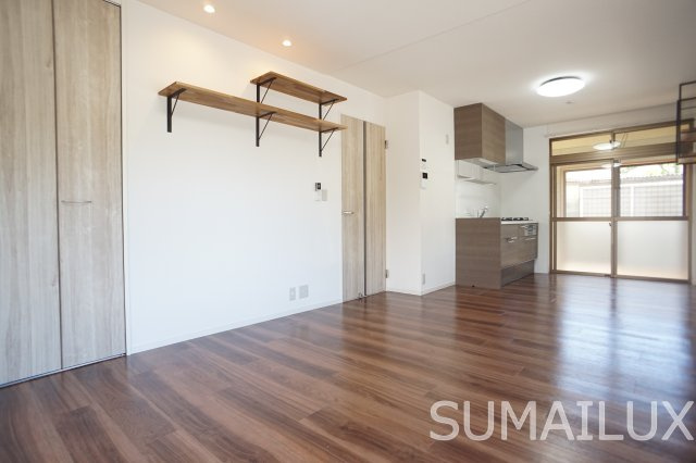 熊本市東区戸島３丁目のアパートの居間・リビング