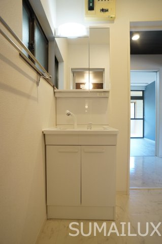 熊本市東区戸島３丁目のアパートの独立洗面台