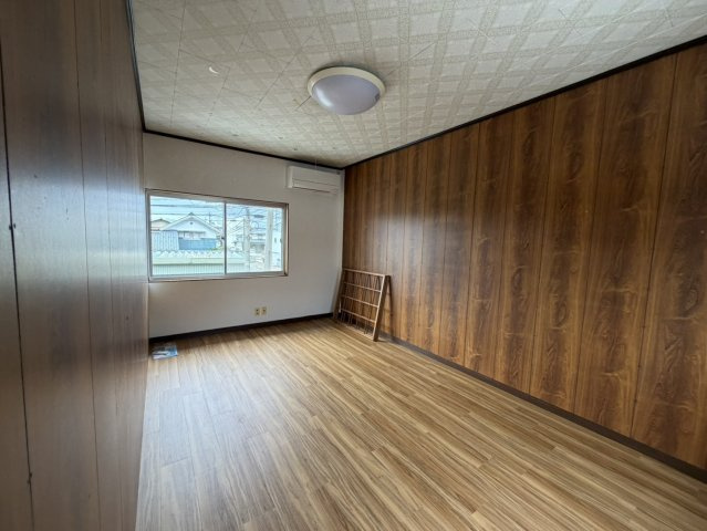 和田2丁目テラスハウスの洋室