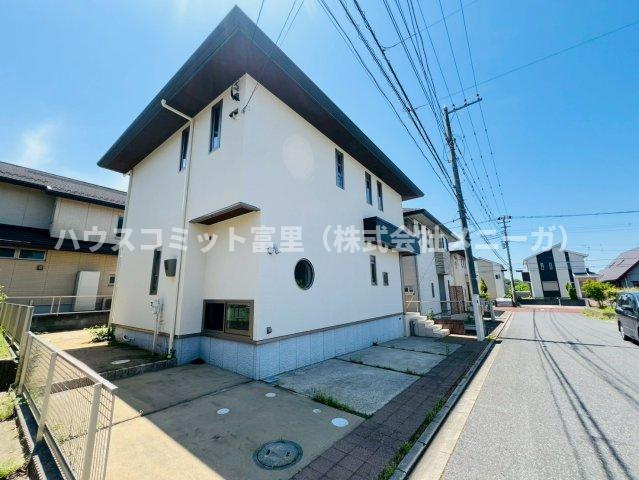 はなのき台　中古戸建の前面道路含む現地写真