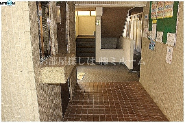 新宿区中落合２丁目の賃貸マンションのエントランス|エントランス