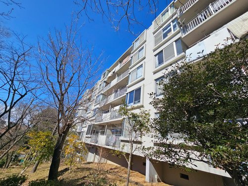 都筑ふれあいの丘駅まで8分！駐車場空有！～メゾン桜ケ丘～