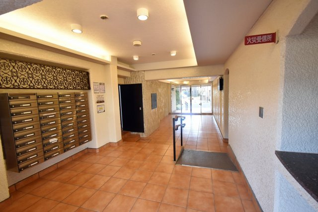 フェルザ西宮のロビー