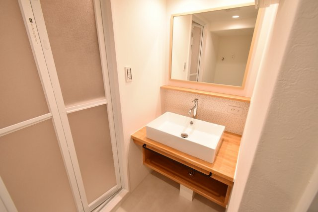 フェルザ西宮の独立洗面台