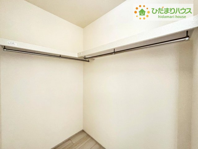 常陸太田市金砂郷第4　新築戸建の収納|"ママに人気のウォークインクローゼット付き！
コートやジャケットはもちろん、季節物や布団なども全部収納できちゃいます(^^)/"