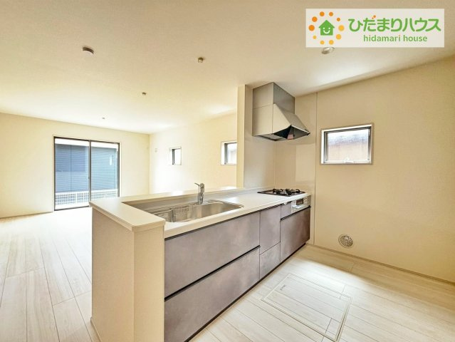 常陸太田市金砂郷第4　新築戸建のキッチン|リビングを見渡せるキッチンはお子様を見ながらでも料理が出来て安心ですね☆