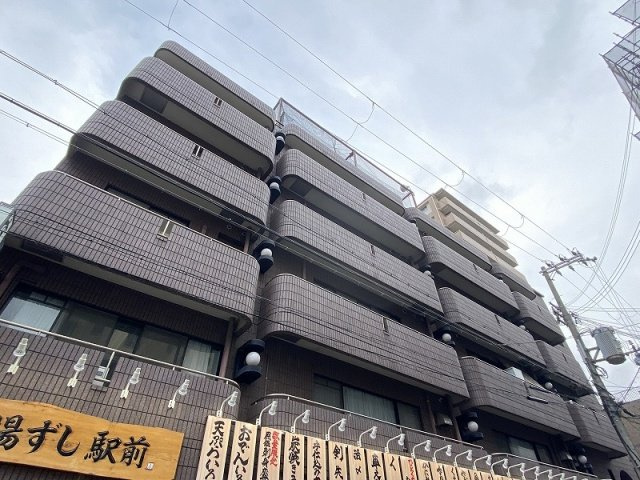 神戸市兵庫区塚本通５丁目の賃貸マンションの外観