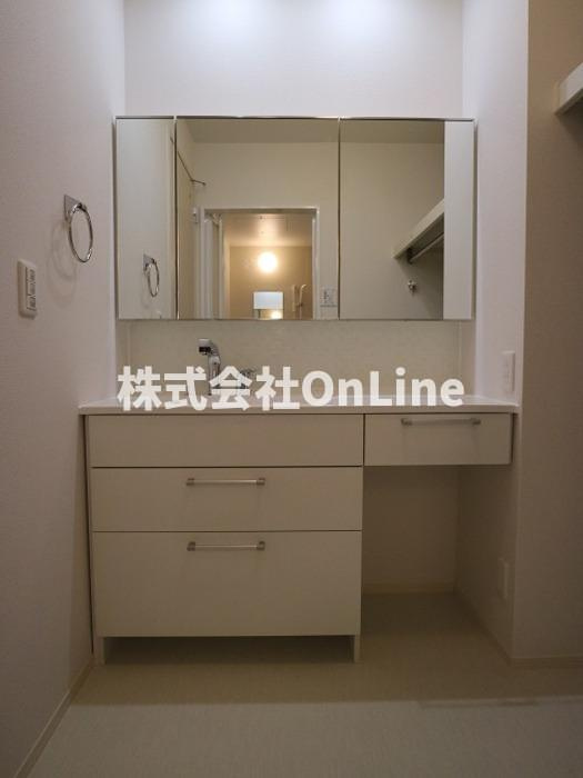 Luxtiaの独立洗面台