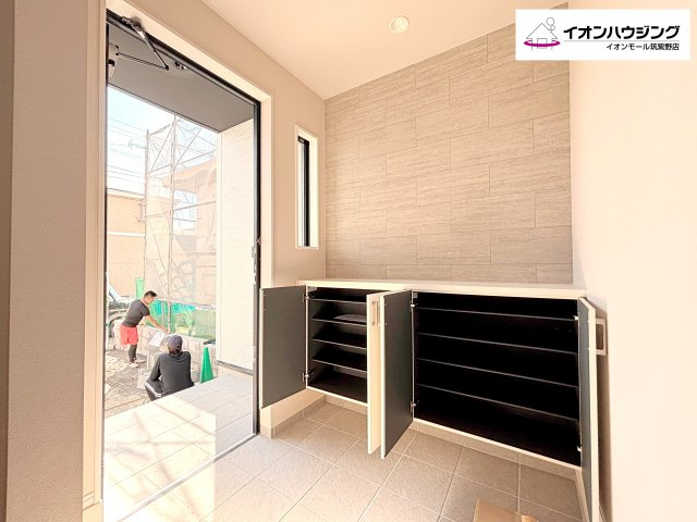 お帰りなさい」が日常へ 家に帰るとまず目につくのがマイホーム・玄関です。