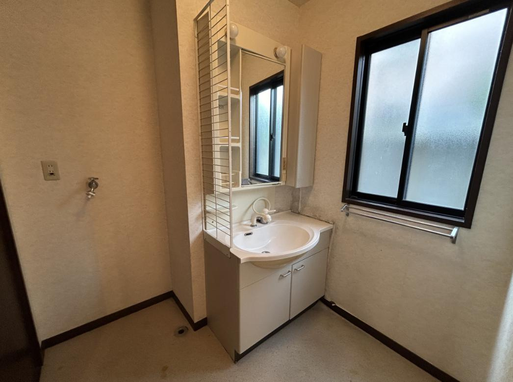いわき市葉山2丁目　中古戸建の独立洗面台