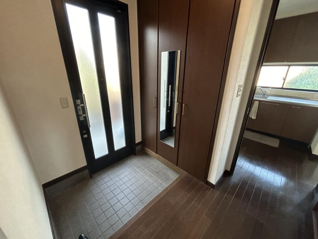 いわき市葉山2丁目　中古戸建の玄関