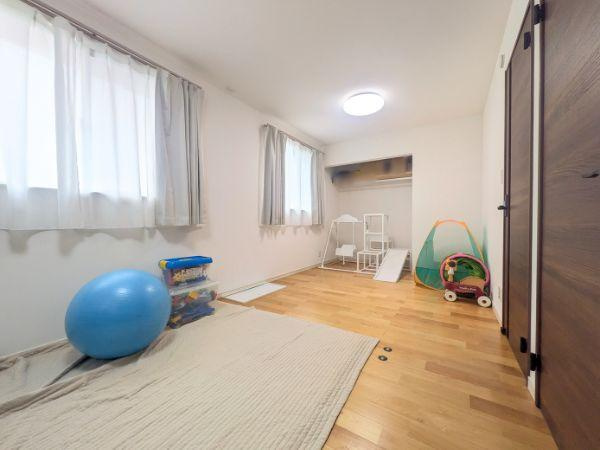 久原北　中古の洋室|9帖洋室は将来的に間仕切り可能♪