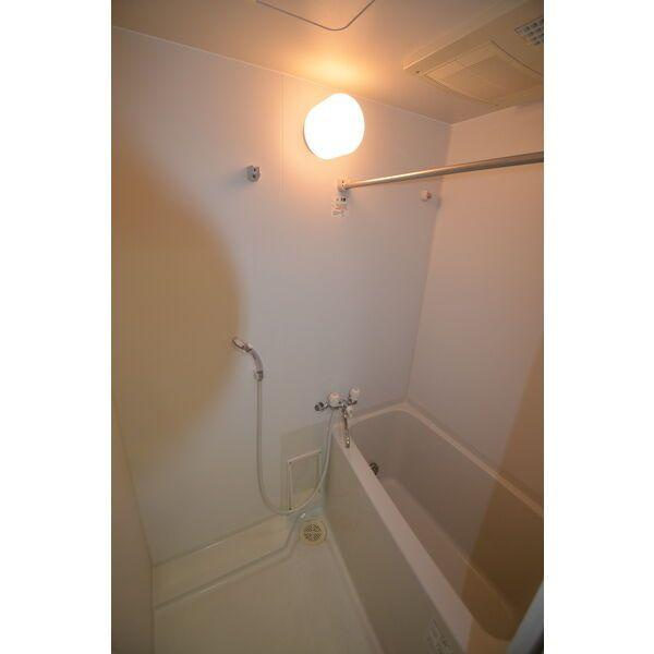 リベール名駅南　名古屋市賃貸　仲介手数料無料の浴室|バス