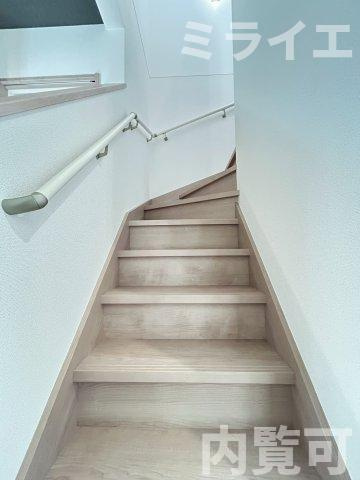 【新築戸建】札幌市中央区北20条西15丁目2棟の内装|階段