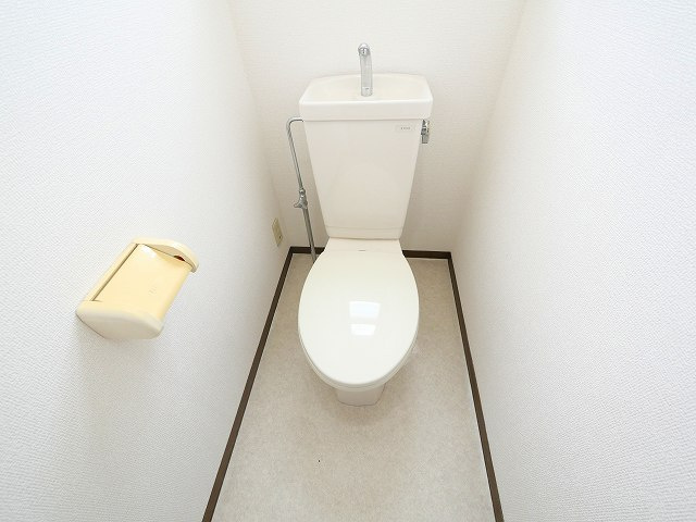 タウンハウス中辻のトイレ|コンパクトで使いやすいトイレです