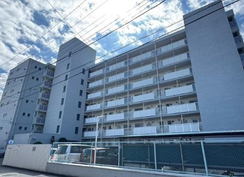 【外観】 | 川口青木住宅 | 9階建て3階部分の南向き住戸　最寄りバス停徒歩5分　新規内装リフォーム済み