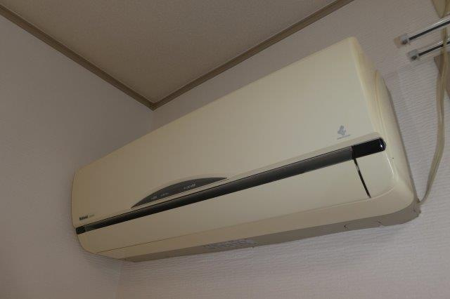 倉敷市新田のアパートの設備|エアコン