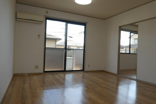 セジュールあいの居間・リビング