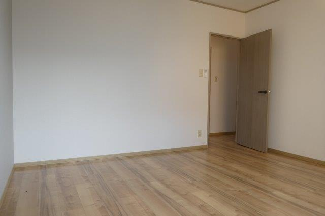 倉敷市新田のアパートの洋室
