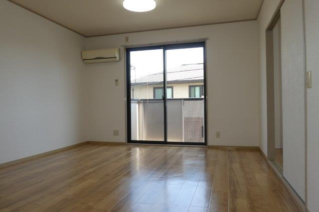 セジュールあいの居間・リビング