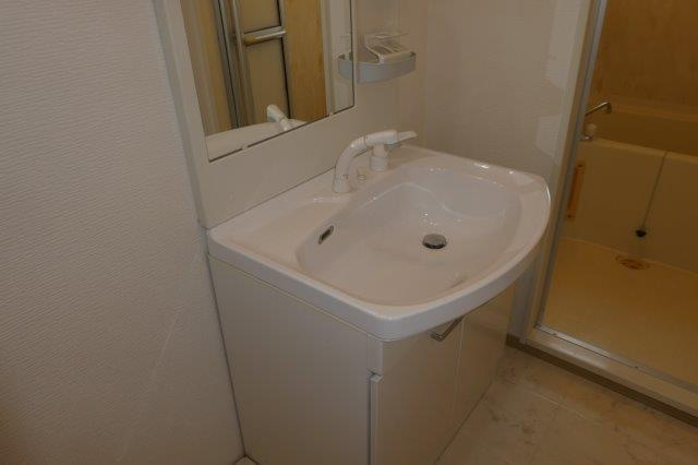 倉敷市新田のアパートの独立洗面台|シャンプードレッサー