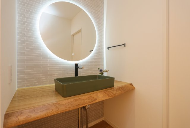 COLORSグリーンヒル草津市新堂町9区画のその他|～施工事例～天然木のオリジナル洗面カウンター♪