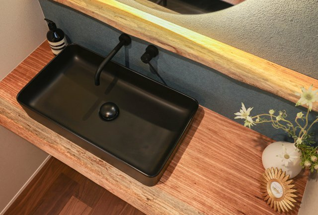 COLORSグリーンヒル草津市新堂町9区画のその他|～施工事例～天然木のオリジナル洗面カウンター♪