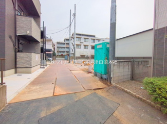 【前面道路含む現地写真】