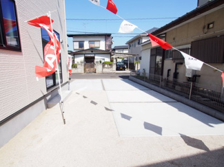 【駐車場】